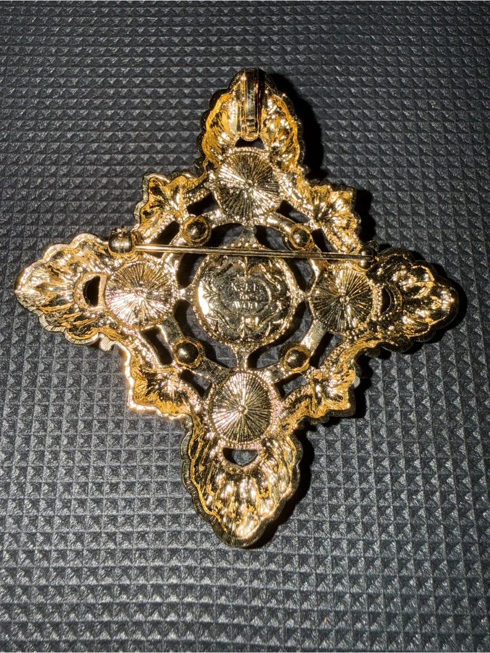 Kenneth Jay Lane Avon Gold‎ Pearl & Clear Rhinestone Cross Brooch
